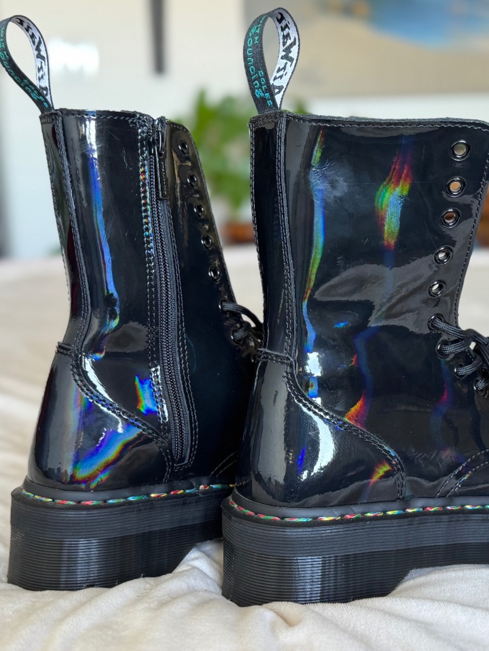 Dr Martens Rainbow Patent Combat Boots Size 9 Iridescent Lace Up Shiny - Picture 6 of 8